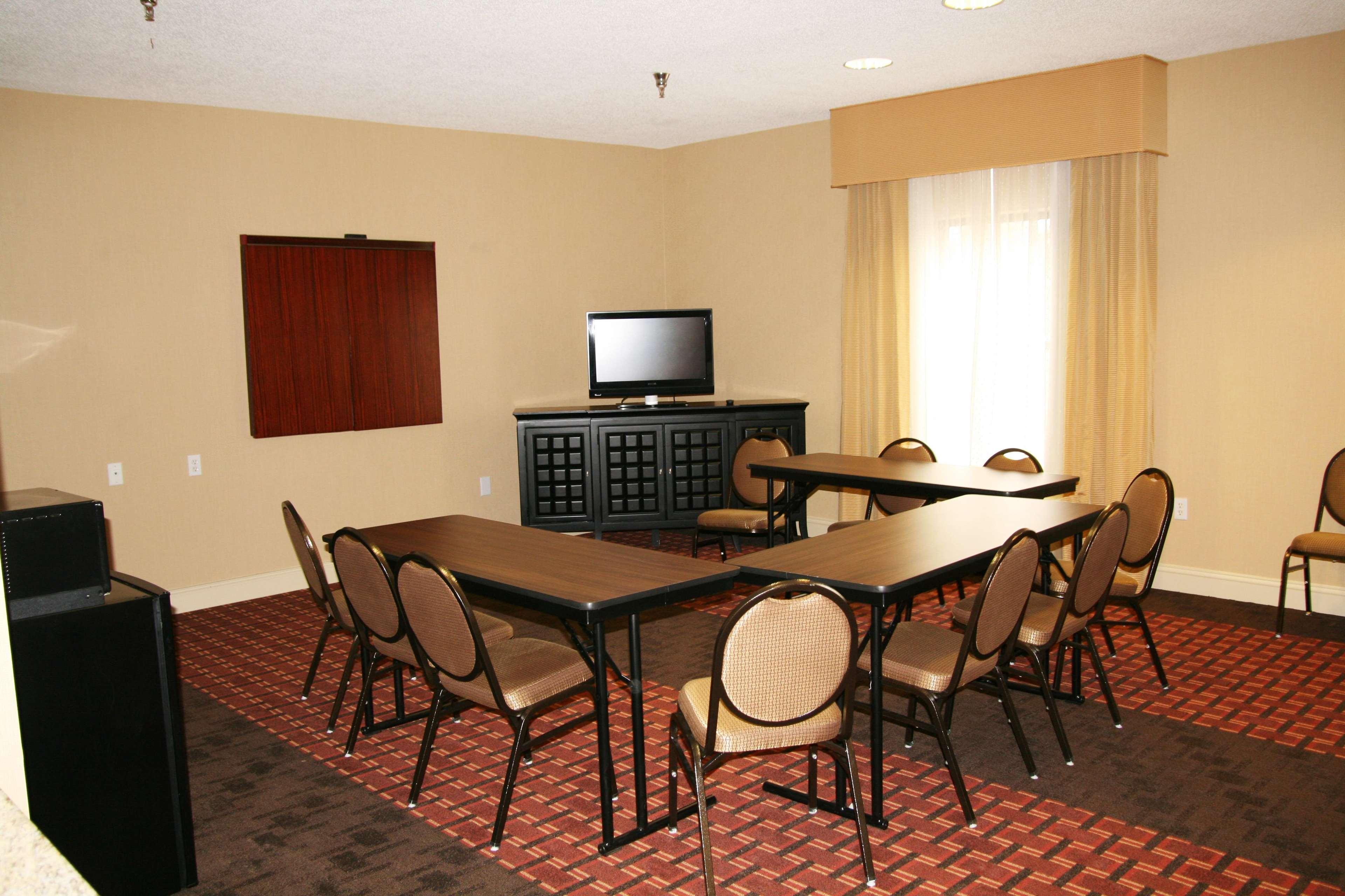 Hampton Inn Corydon Екстериор снимка
