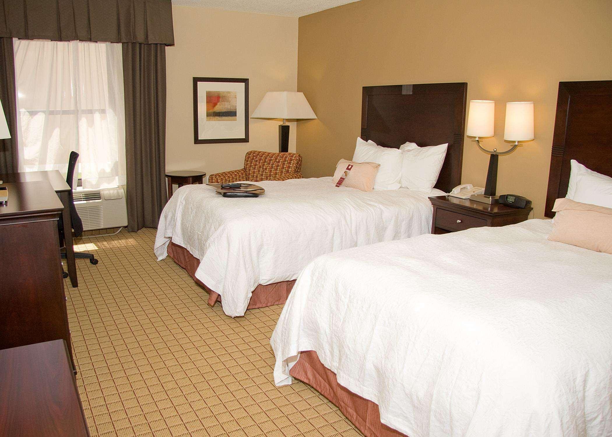 Hampton Inn Corydon Екстериор снимка