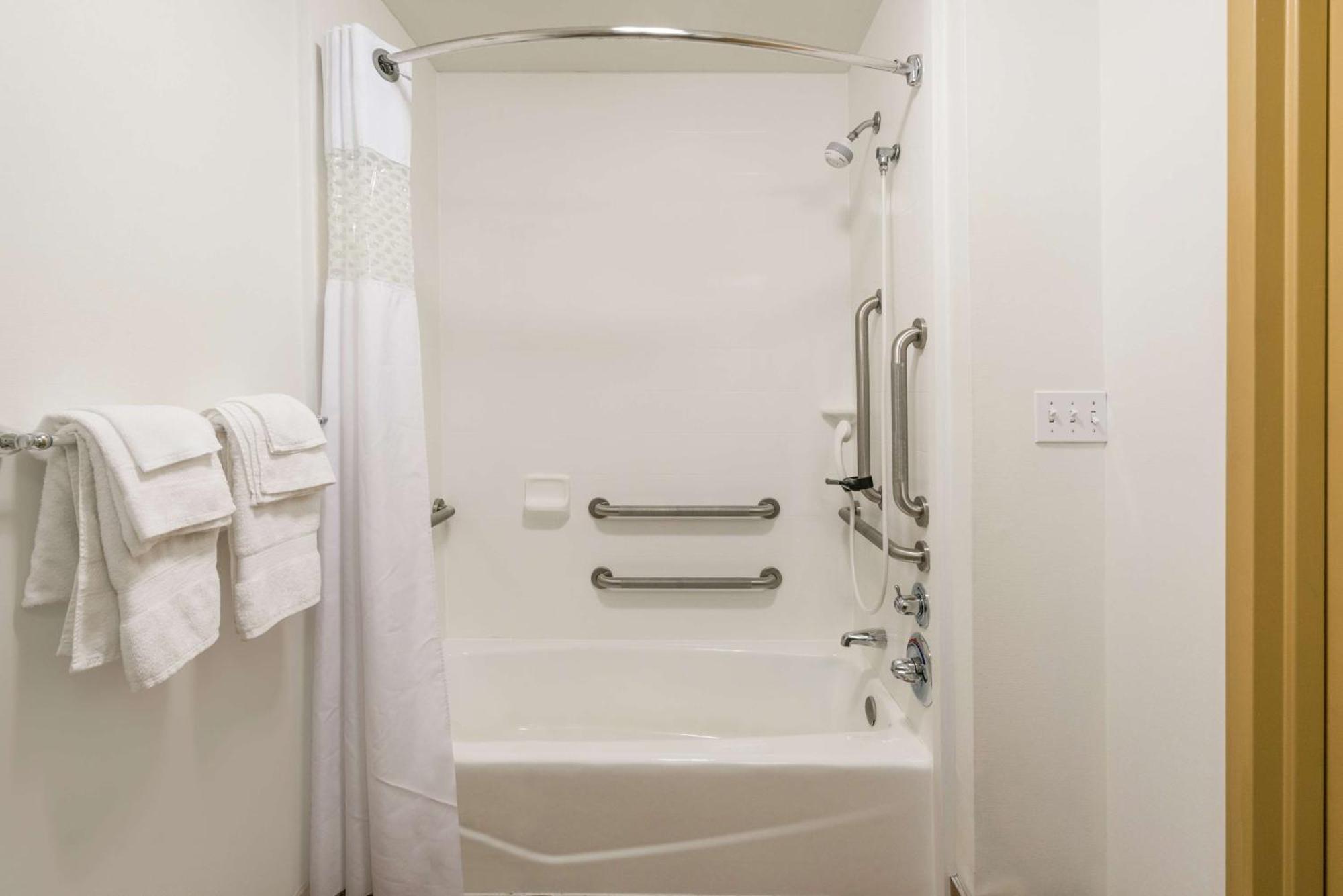 Hampton Inn Corydon Екстериор снимка