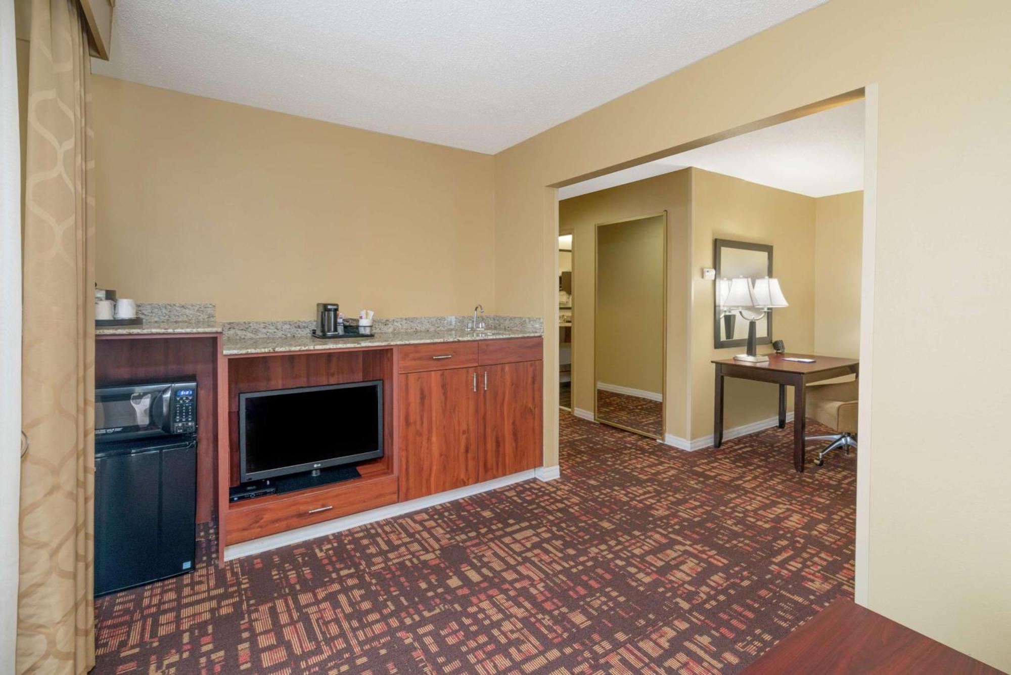 Hampton Inn Corydon Екстериор снимка