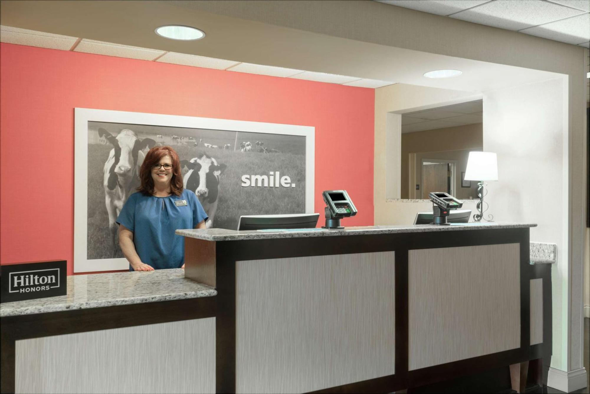 Hampton Inn Corydon Екстериор снимка