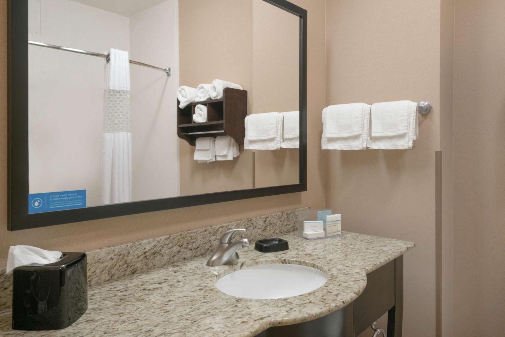 Hampton Inn Corydon Екстериор снимка