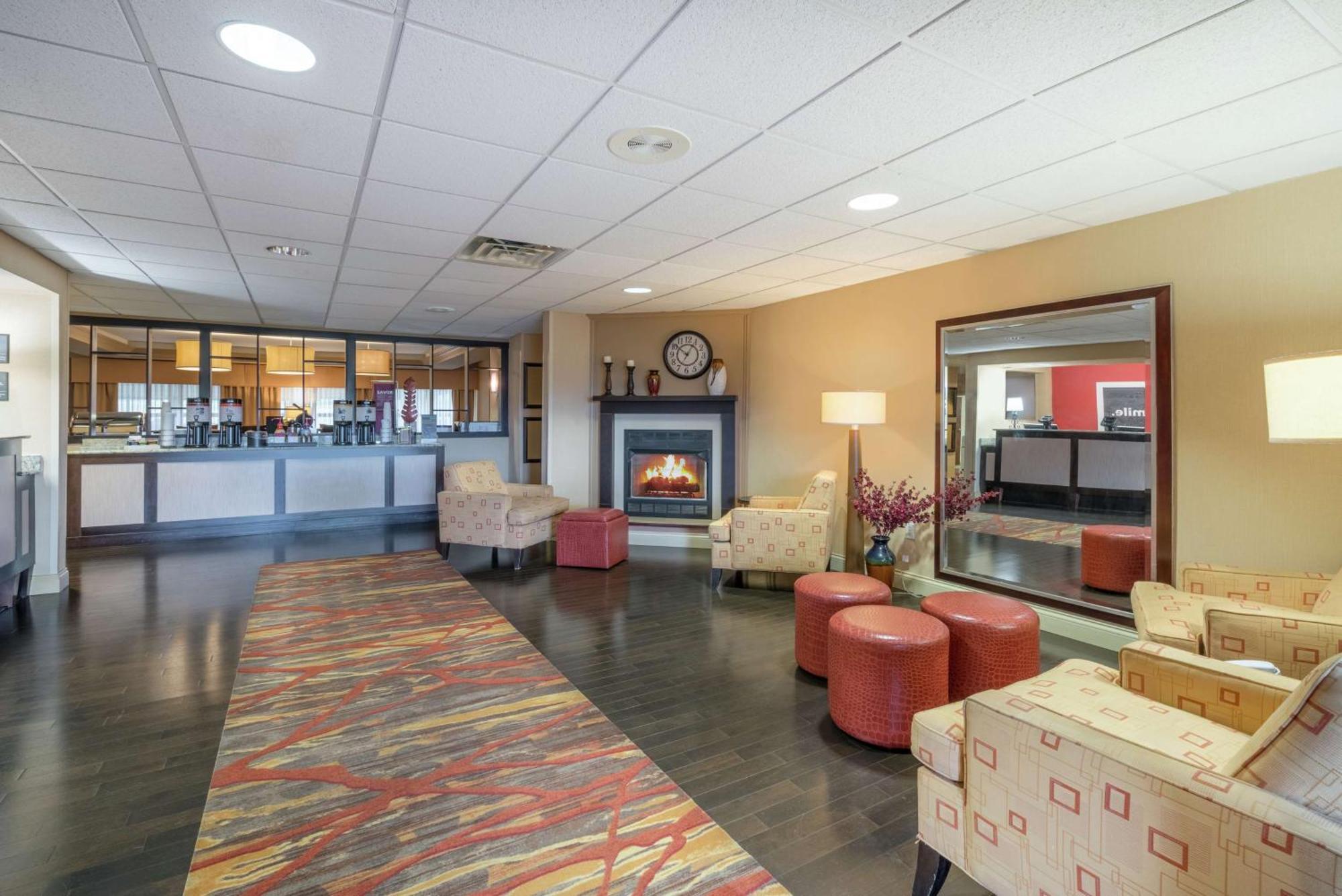 Hampton Inn Corydon Екстериор снимка