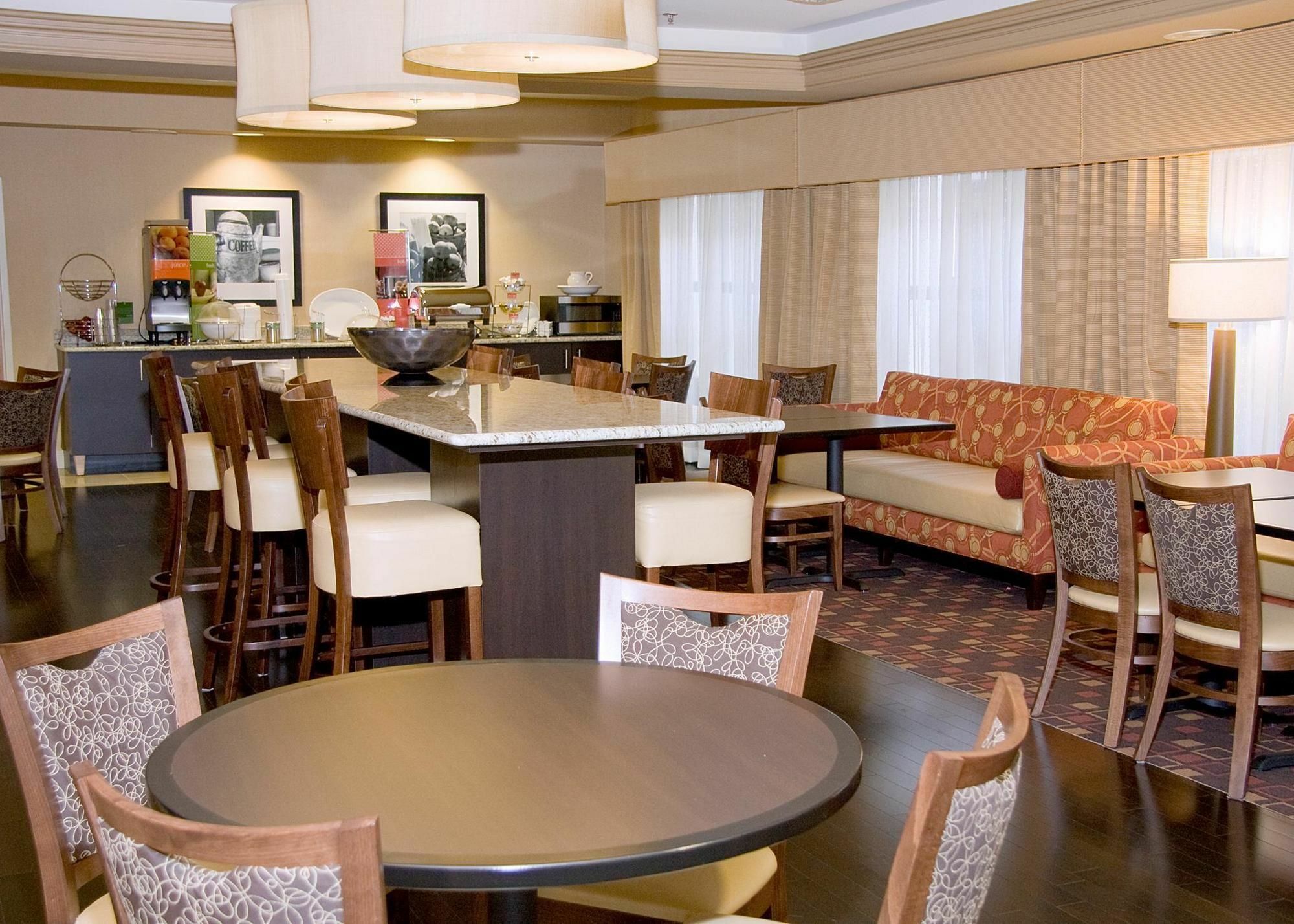 Hampton Inn Corydon Екстериор снимка